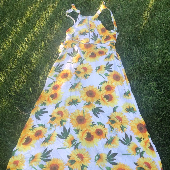 Beautiful open back dress - Picture 2 of 2